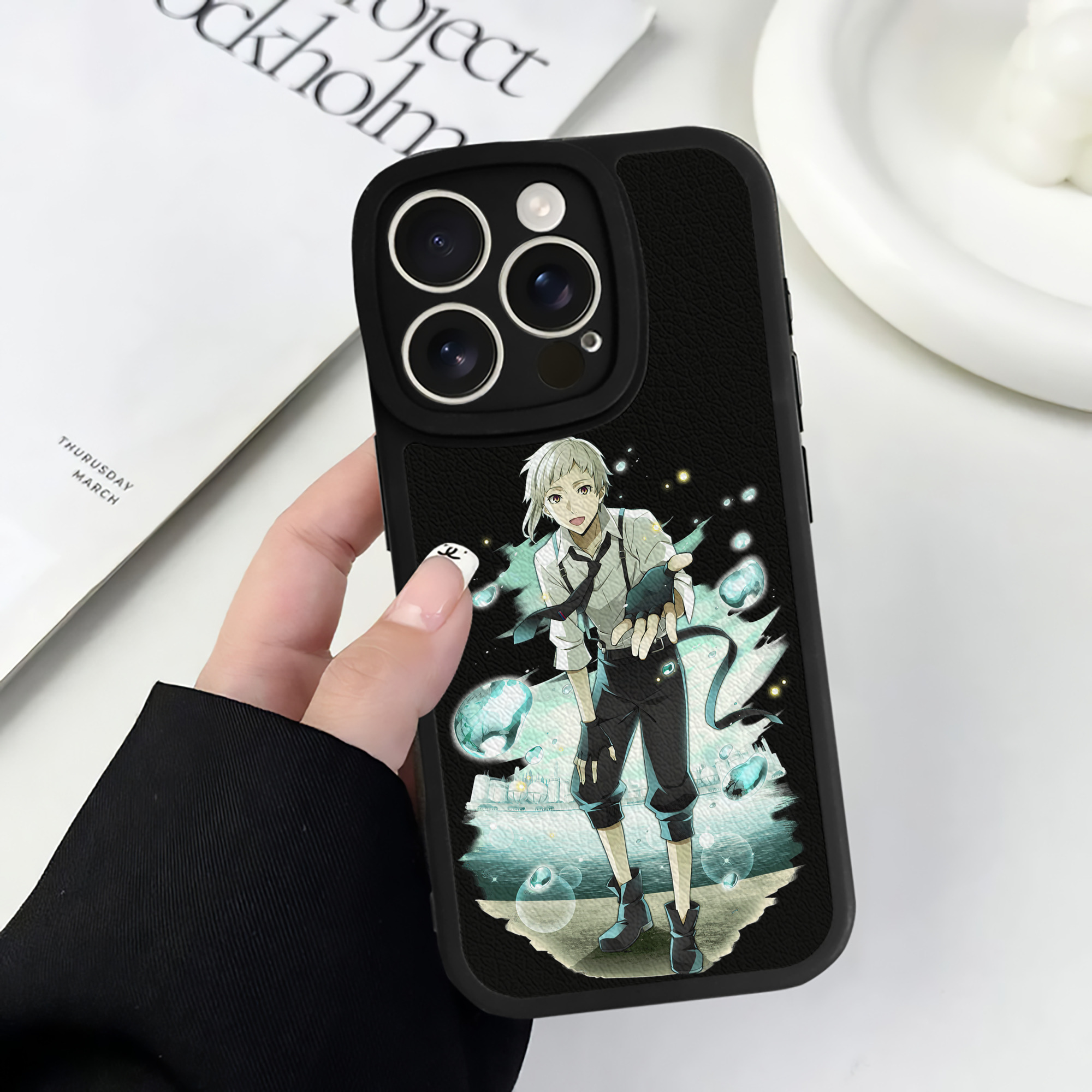 （画像用） 文豪ストレイドッグス Bungo Stray Dogs 【iPhone 16シリーズ対応】シリコンスマホケース（レザー調） 材質：シリコン